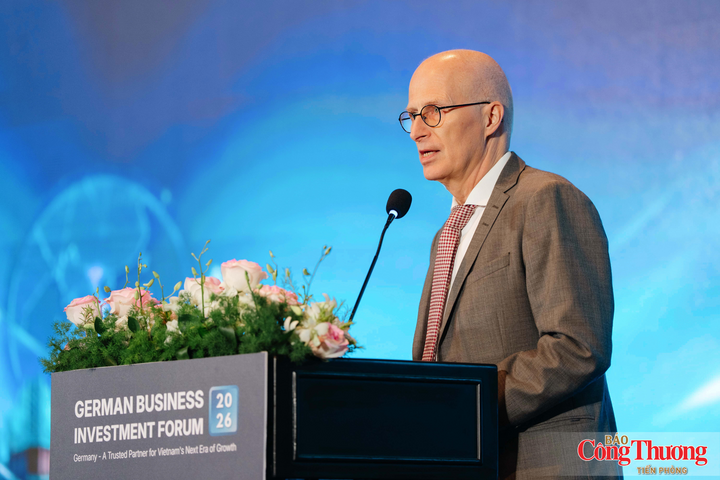Tiến sĩ Peter Tschentscher, Thị trưởng thứ nhất thành phố Hamburg (Đức)