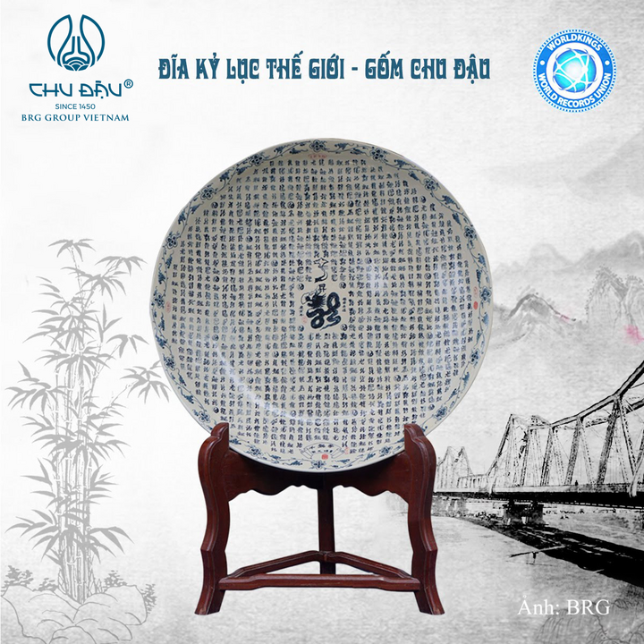 Sản phẩm đĩa 1.000 chữ Long do chính tay nghệ nhân Chu Đậu chế tác được công nhận kỷ lục thế giới