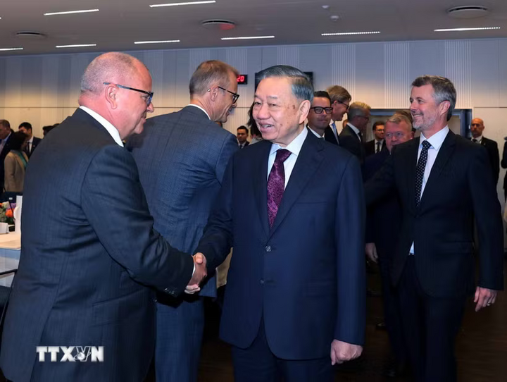 Tổng Bí thư, Chủ tịch nước Tô Lâm và Nhà Vua Đan Mạch Frederik X dự cuộc gặp gỡ lãnh đạo một số doanh nghiệp tiêu biểu của Đan Mạch. (Ảnh: Thống Nhất/TTXVN).