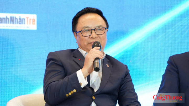 Ông Hoàng Bình Quân - nguyên Ủy viên Trung ương Đảng, nguyên Trưởng ban Đối ngoại Trung ương, Chủ tịch danh dự Hội Doanh nhân trẻ Việt Nam.