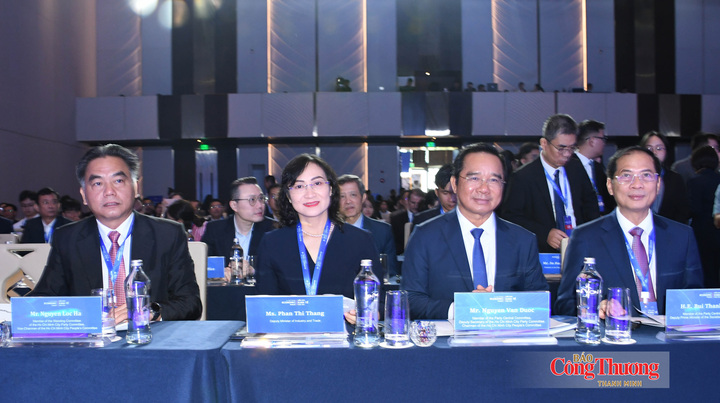 Thứ trưởng Bộ Công Thương Phan Thị Thắng tham dự Diễn đàn Kinh tế Mùa thu 2025 tại TP. Hồ Chí Minh.