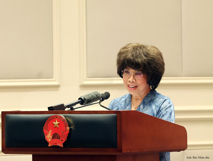 Anh hùng Lao động Thái Hương, Nhà sáng lập, Chủ tịch Hội đồng Chiến lược Tập đoàn TH, Tổng Giám đốc Ngân hàng TMCP Bắc Á có bài phát biểu đại diện cộng đồng doanh nghiệp Việt Nam tại sự kiện.