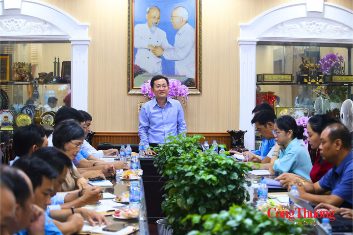 Ông Phùng Thái Quang, Phó Chủ tịch Liên đoàn Lao động TP. Hồ Chí Minh chủ trì cuộc họp triển khai công tác chăm lo Tết Đinh Mùi 2027