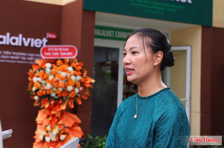 Bà Bá Thị Nguyệt Thu, Giám đốc kiêm Chủ tịch Hội đồng quản trị Hợp tác xã Hà Nội Xanh.