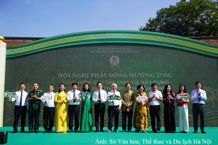 Các đại biểu tham dự Hội nghị phát động hưởng ứng thực hiện Quy tắc ứng xử, xây dựng người Hà Nội thanh lịch, văn minh năm 2026.