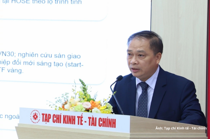 Ông Lương Hải Sinh, Chủ tịch Hội đồng thành viên Sở Giao dịch Chứng khoán Việt Nam (VNX) trình bày tham luận tại Tọa đàm.