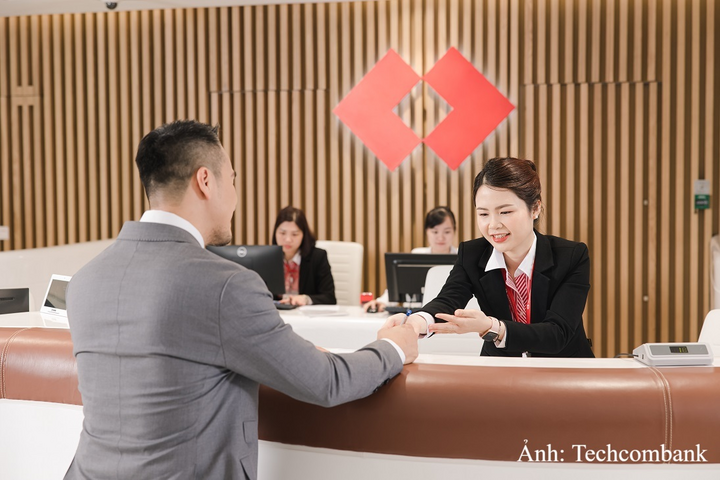 Tiền gửi khách hàng đạt 692,1 nghìn tỷ đồng, tăng 8,4% so với cùng kỳ và 4,0% so với đầu năm.