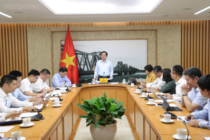 Phó Thủ tướng Hồ Quốc Dũng chủ trì cuộc họp với Bộ Khoa học và Công nghệ, Bộ Tài chính nhằm thống nhất về chỉ tiêu đo lường kinh tế số trong GDP. Ảnh: chinhphu.vn/Gia Huy