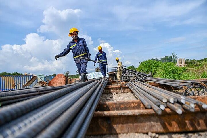 Giải ngân vốn đầu tư công đạt 64,6% kế hoạch.