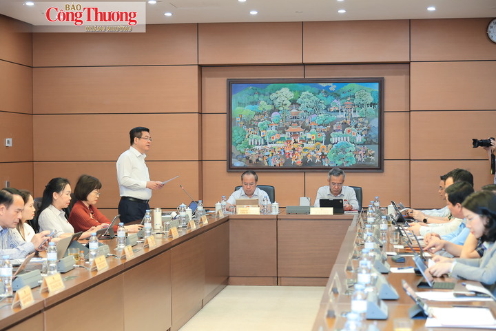 Toàn cảnh phiên thảo luận.