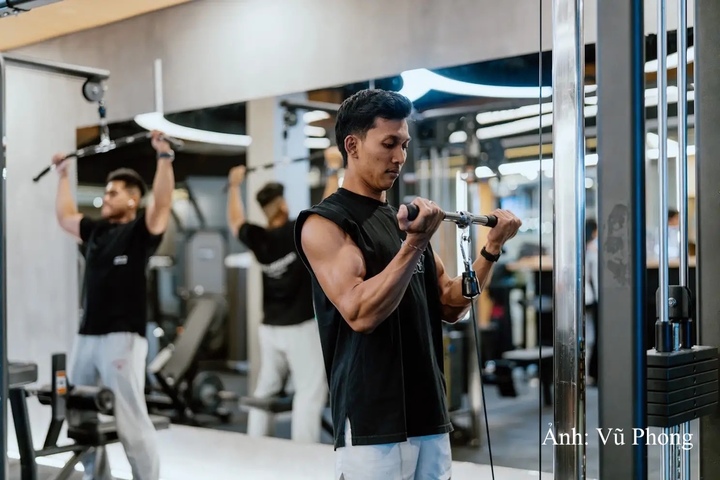 Không chỉ cạnh tranh bằng giá, nhiều phòng gym còn đưa ra các phương thức thanh toán linh hoạt để thuyết phục khách hàng mua gói tập dài hạn, như trả góp lãi suất 0%. Ảnh minh họa