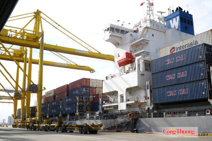 Trong lĩnh vực logistics, Quyết định 2016 nêu định hướng cho TP. Đà Nẵng xây dựng hệ thống trung tâm logistics tích hợp đa phương thức theo mô hình mạng lưới hiện đại