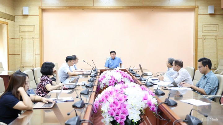Quang cảnh cuộc họp.