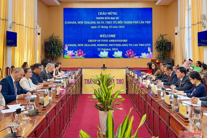 Quang cảnh tại buổi làm việc.