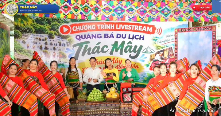 Livestream quảng bá du lịch Thác Mây, xã Thạch Quảng đang đổi mới phương thức truyền thông, lan tỏa cảnh sắc thiên nhiên, văn hóa và ẩm thực.