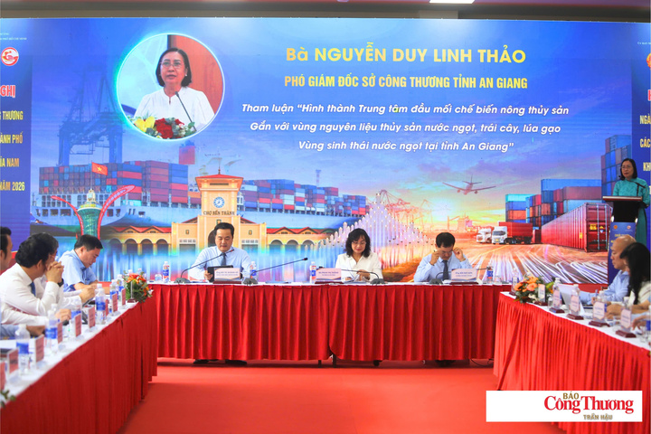 Toàn cảnh phiên tham luận tại Hội nghị ngành Công Thương khu vực phía Nam lần thứ XII năm 2026, tập trung thảo luận các giải pháp liên kết vùng, phát triển chuỗi cung ứng và nâng cao giá trị nông thủy sản.
