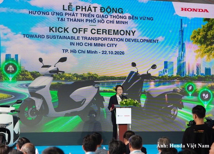 Bà Sayaka Arai, Tổng Giám đốc Công ty Honda Việt Nam phát biểu tại buổi lễ.