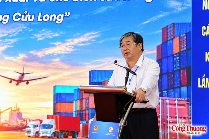 Ông Ngô Thái Chân, Giám đốc Sở Công Thương Cần Thơ phát biểu tại hội nghị.