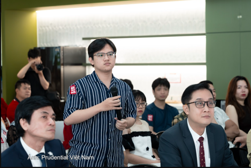 Các bạn trẻ giao lưu tại sự kiện tuyển dụng "Có nghề phòng thân - Có đà tiến thân" của Prudential diễn ra tại Đà Nẵng trong tháng 5/2026.