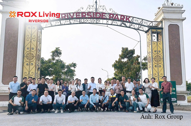 Đội ngũ tư vấn dự án ROX Living Riverside được đào tạo kỹ về sản phẩm.