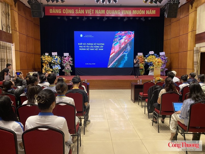 Hội thảo “Xuất xứ, phòng vệ thương mại và yêu cầu nâng cấp ngành dệt may Việt Nam”.