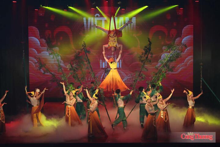 Liên hoan quy tụ 15 đơn vị nghệ thuật chuyên nghiệp với 15 vở diễn thuộc 6 loại hình sân khấu.