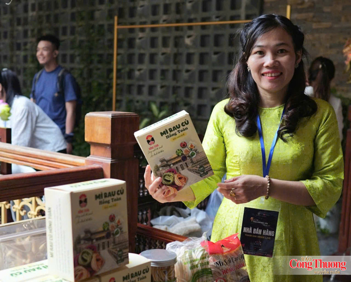 Chi cục Quản lý thị trường TP. Huế thành lập "Tổ thương mại điện tử" trong kiểm tra, giám sát trên môi trường mạng.