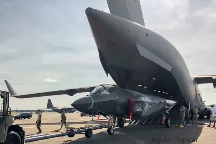 Máy bay chiến đấu F-35 Lightning II.