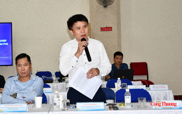 Đại biểu tham gia đóng góp ý kiến tại hội nghị.