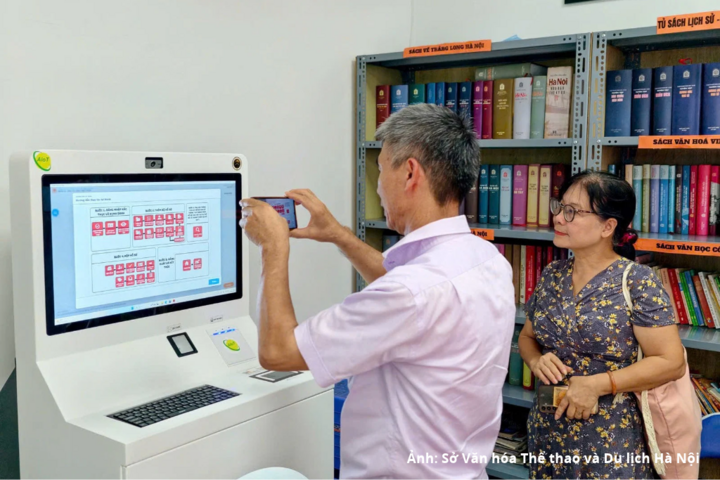 Ứng dụng công nghệ số tại nhà văn hóa giúp người dân tra cứu thông tin, nâng cao kỹ năng số và tiếp cận các dịch vụ công trực tuyến.
