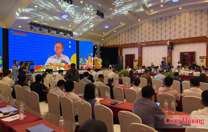 Quang cảnh Diễn đàn thúc đẩy phát triển nông nghiệp công nghệ cao và dược liệu khu vực Tây Nguyên.