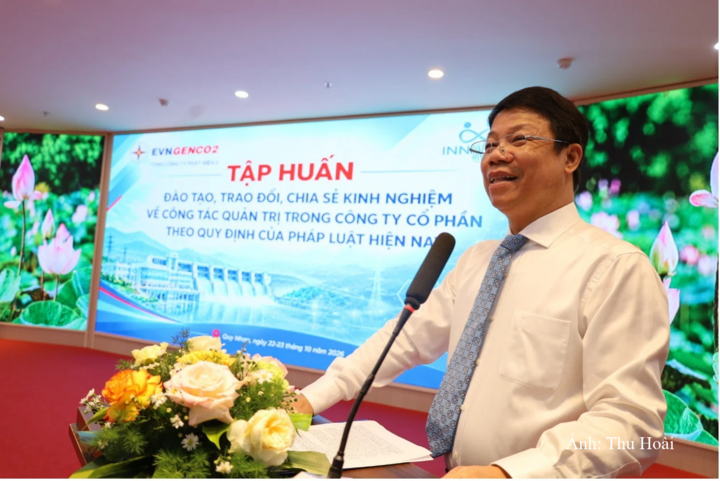 Ông Trần Lý, Thành viên Hội đồng quản trị EVNGENCO2 phát biểu khai giảng khóa đào tạo.