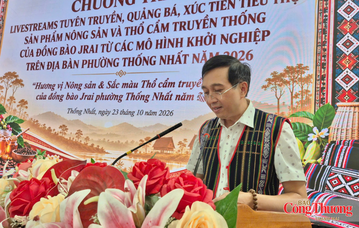 Ông Phạm Toàn Vinh, Phó Chủ tịch UBND phường Thống Nhất phát biểu khai mạc.