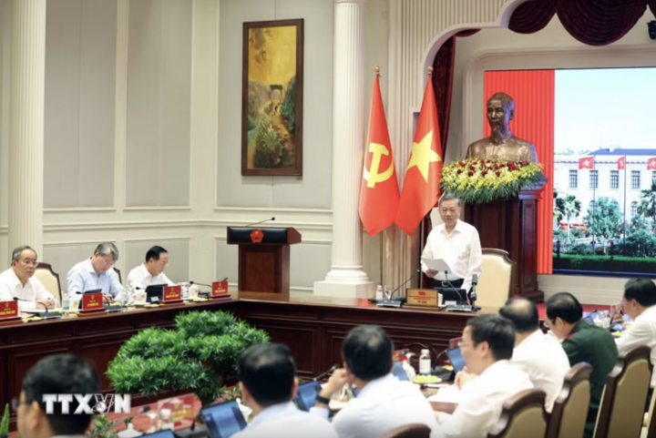 Tổng Bí thư, Chủ tịch nước Tô Lâm chủ trì buổi làm việc với Đảng ủy Chính phủ và các cơ quan liên quan về Chiến lược quốc gia về thu hút, trọng dụng và phát triển nhân tài, ngày 24/8/2026.