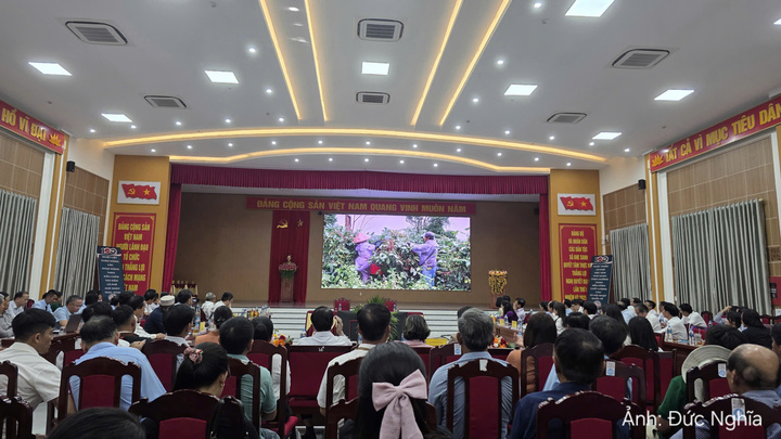 Toàn cảnh hội thảo phát triển ngành hàng cà phê đặc sản, cà phê nông lâm kết hợp.