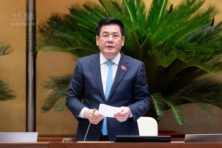 Phó Chủ tịch Quốc hội Nguyễn Hồng Diên điều hành phiên họp