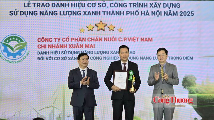 Công ty Cổ phần Chăn nuôi C.P. Việt Nam - Chi nhánh Xuân Mai (CP Xuân Mai) nhận danh hiệu sử dụng năng lượng xanh.