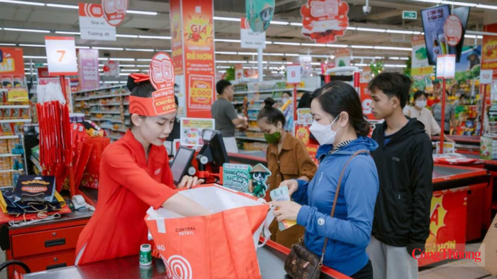 Siêu thị GO! sử dụng túi đựng có thể tái sử dụng.