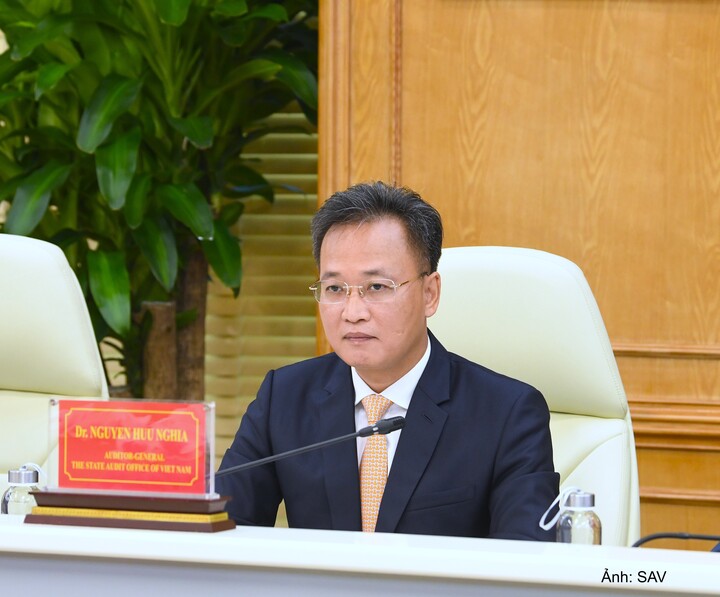 Tổng Kiểm toán nhà nước Nguyễn Hữu Nghĩa phát biểu tại buổi làm việc.