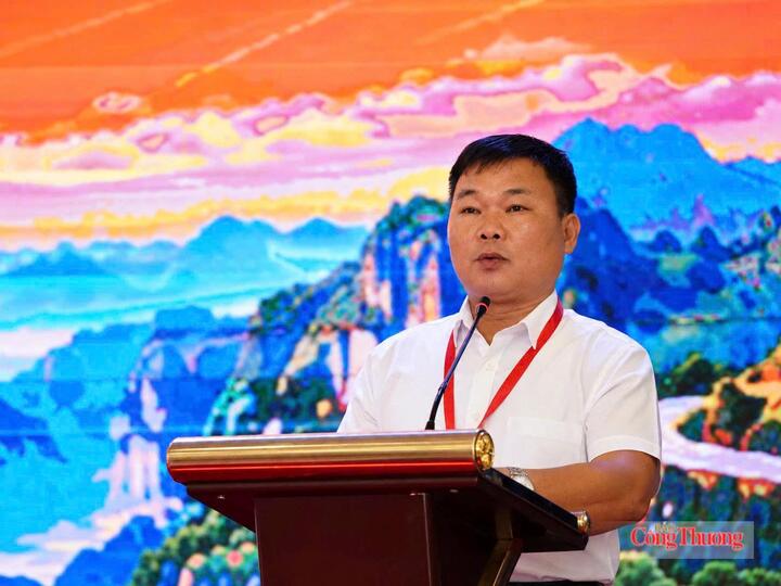 Ông Nguyễn Ngọc Sáng, Giám đốc Hợp tác xã Sản xuất, chế biến thực phẩm an toàn Sáng Nhung, tỉnh Tuyên Quang.