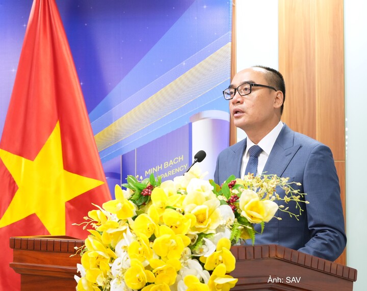 Phó Tổng Kiểm toán nhà nước Bùi Quốc Dũng phát biểu tại hội thảo.