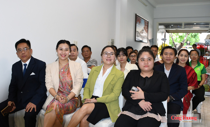 Đại biểu tham dự sự kiện.