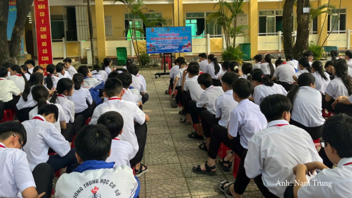 Phát động Cuộc thi trực tuyến “Em yêu biển, đảo quê hương” năm học 2026 - 2027 tại Trường THCS Nguyễn Nghiêm (tỉnh Quảng Ngãi).