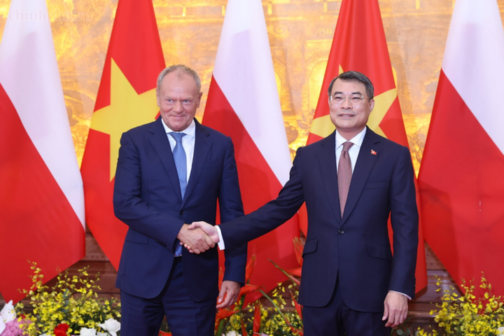 Thủ tướng Chính phủ Lê Minh Hưng hội đàm với Thủ tướng Cộng hòa Ba Lan Donald Tusk - Ảnh: chinhphu.vn/Nhật Bắc