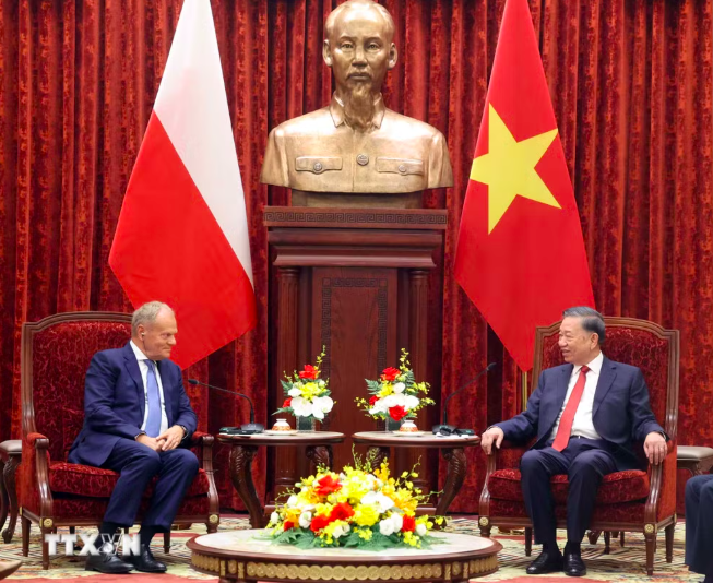 Tổng Bí thư, Chủ tịch nước Tô Lâm tiếp Thủ tướng Ba Lan Donald Tusk. (Ảnh: Thống Nhất/TTXVN)