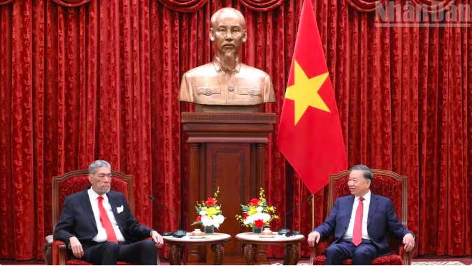 Tổng Bí thư, Chủ tịch nước Tô Lâm tiếp đồng chí Miguel Mejia, Tổng Bí thư Đảng Phong trào Cánh tả Thống nhất (MIU), Bộ trưởng Chính sách Hội nhập Khu vực của Cộng hòa Dominica. (Ảnh: Đăng Khoa)