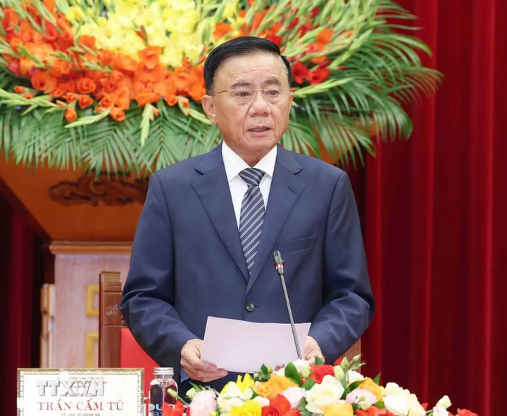 Thường trực Ban Bí thư Trần Cẩm Tú phát biểu tại buổi tiếp Đoàn cán bộ lãnh đạo trẻ Đảng Nhân dân Campuchia. (Ảnh: Phương Hoa/TTXVN)