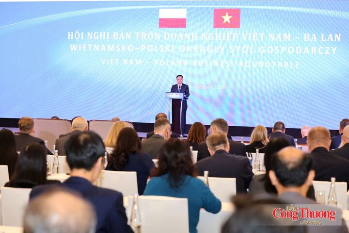 Chiều 26/10, tại Hà Nội, Bộ Công Thương Việt Nam phối hợp với Bộ Phát triển Kinh tế và Công nghệ Ba Lan tổ chức Hội nghị bàn tròn doanh nghiệp Việt Nam - Ba Lan.
