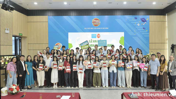 Ban Biên tập Tòa soạn Tiếng Xanh nhiệm kỳ 2026-2027 ra mắt tại chương trình.