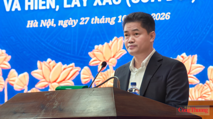 Thứ trưởng Thường trực Bộ Y tế Vũ Mạnh Hà phát biểu tại họp báo.